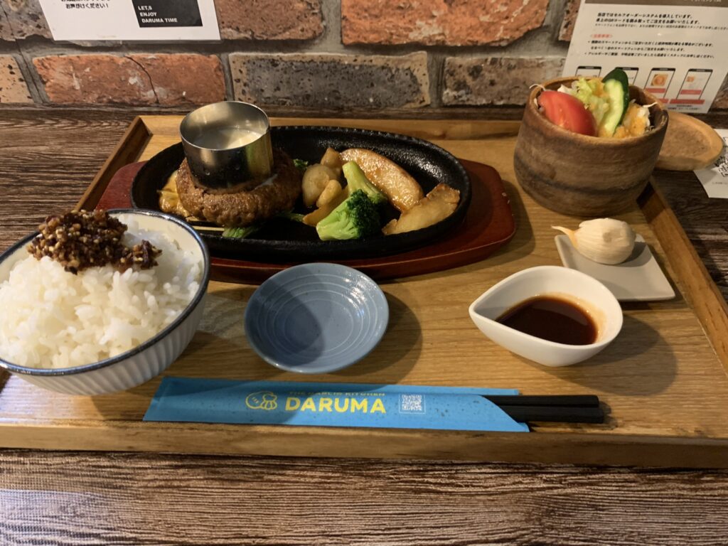 Daruma Shokudo white-sauce hamburg steak